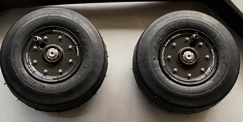 6X6 CARBON FIBER MAIN WHEEL SET