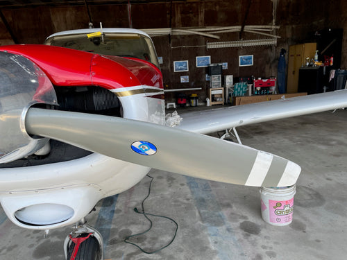 2-BL. PROP • HCC2YK-1BF 320H+SPINNER,BACKPLATE FROM COMANCHE260. PICS