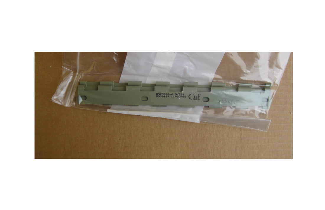 0523816-4 HINGE HALF