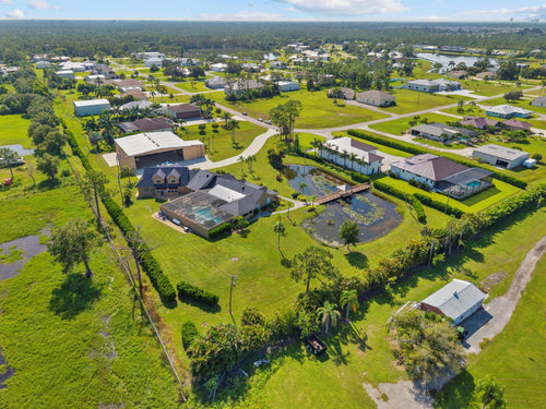 AIRPARK LUXURY LIVING –