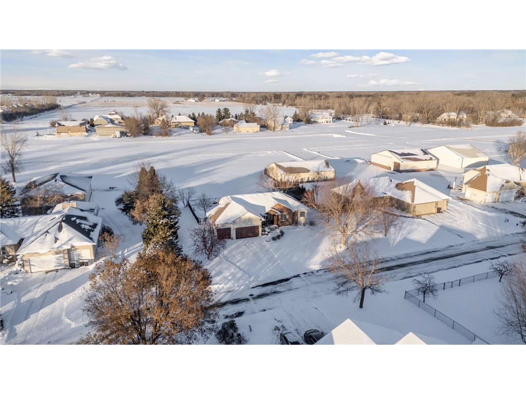 ONE LEVEL LIVING ON PRIVATE AIR PARK: LINO LAKES MN