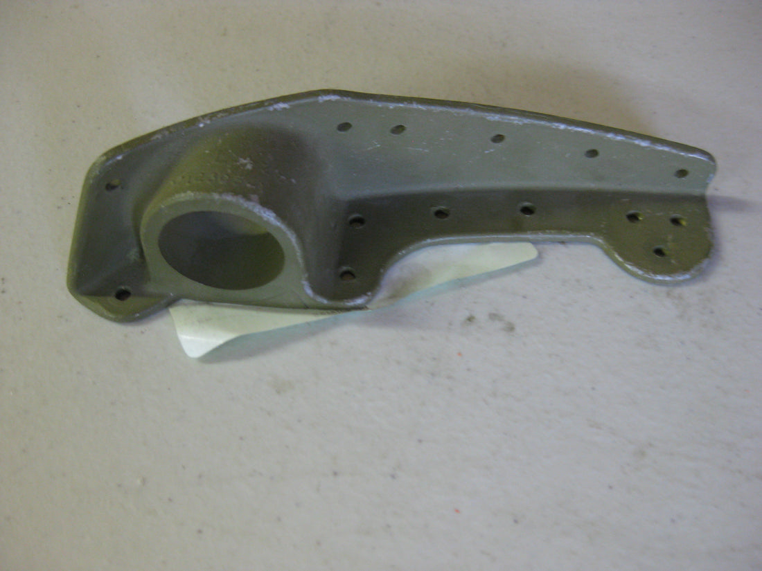 0712305-3 CASTING, TAILGEAR MOUNTING, LH