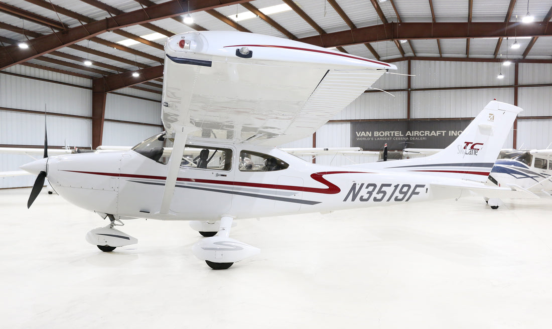 2001 CESSNA T182T SKYLANE