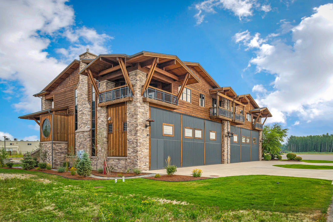 LUXURY HANGAR HOME FOR SALE