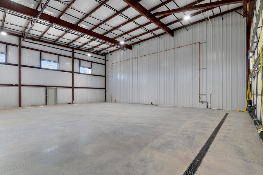 55X60 Executive Box Hangar @ KSPK