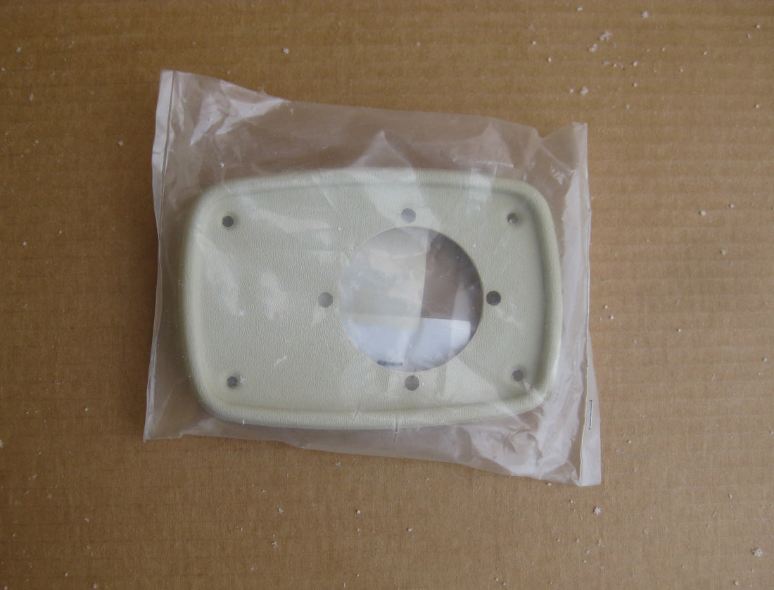 1200218-1-532 ESCUTCHEON