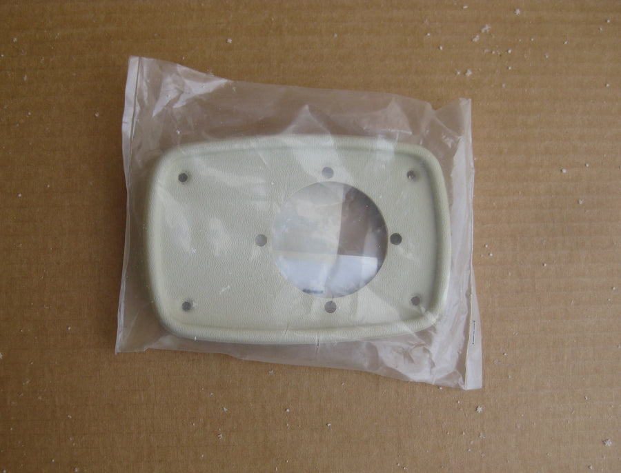 1200218-1-532 ESCUTCHEON