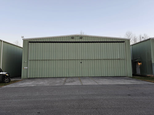 A PILOT'S DREAM! LARGE HANGAR & BEAUTIFUL HOME