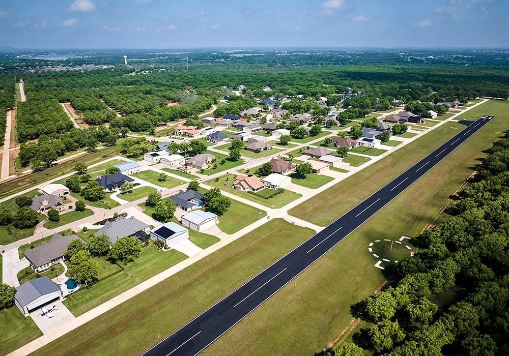 1.5 ACRE AVIATION LOT - TAXIWAY ACCESS PECAN PLANTATION - $259,900