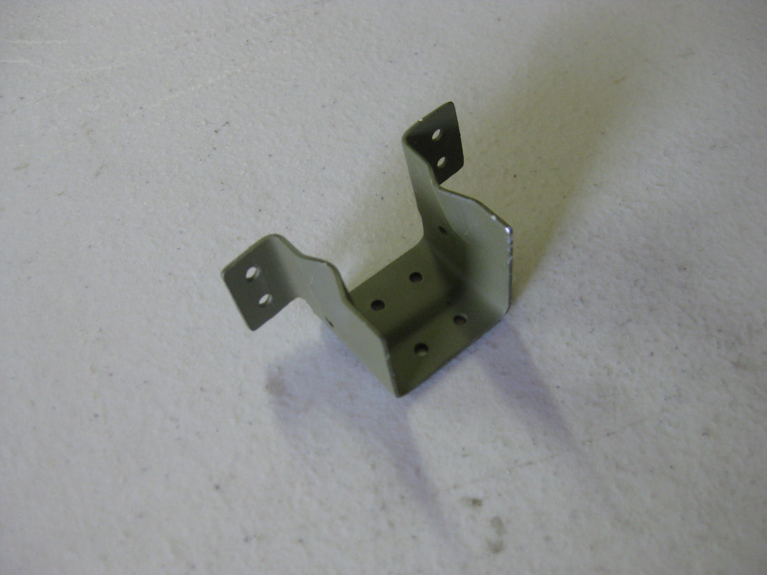 0711101-10 BRACKET, LOWER HINGE, BAGGAGE DOOR
