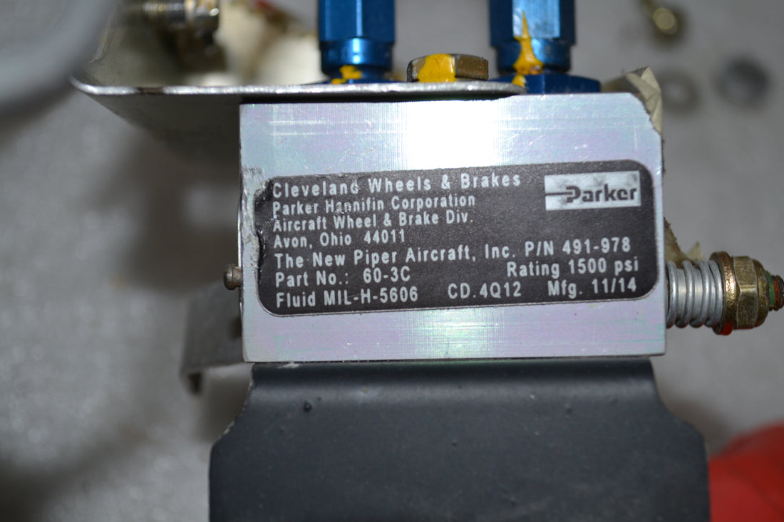 491-978 PARKING BRAKE VALVE