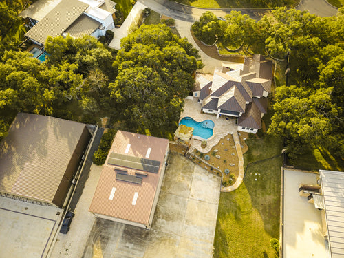 AVIATOR'S HOME, HANGAR, POOL