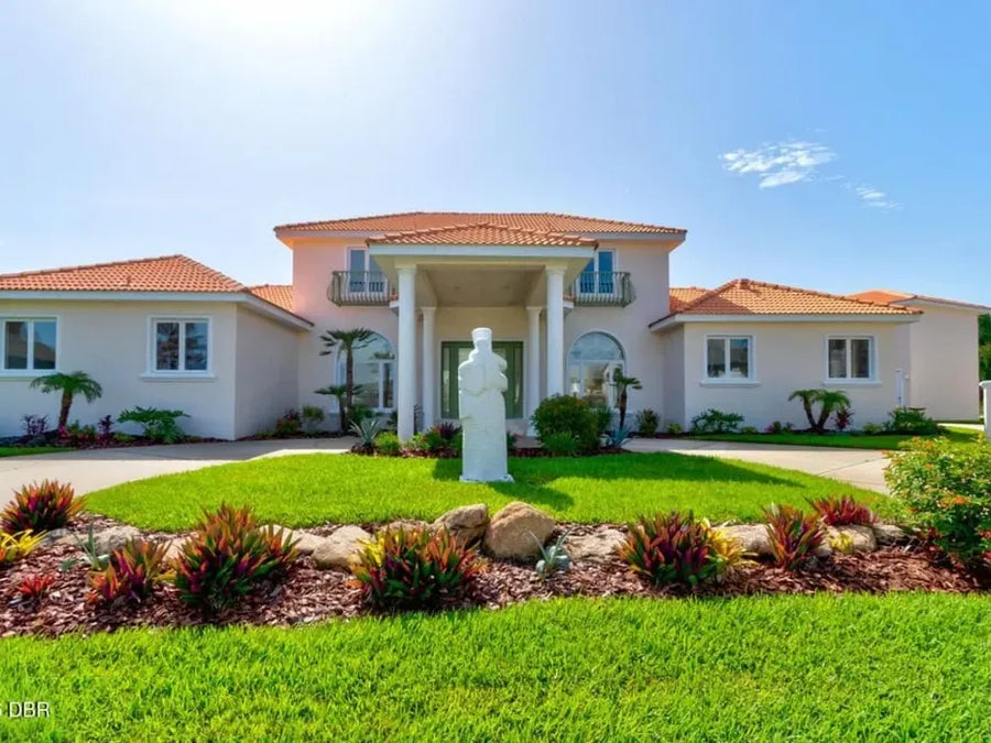 LUXURY AIRPARK ESTATE | PRIVATE HANGAR | PILOT APARTMENT | RUNWAY FRONTAGE