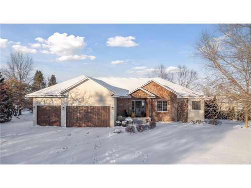 ONE LEVEL LIVING ON PRIVATE AIR PARK: LINO LAKES MN
