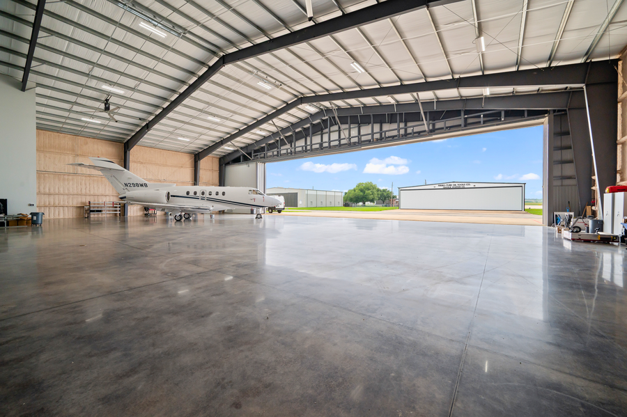 HANGAR FOR SALE AT (DWH) DAVID WAYNE HOOKS AIRPORT!