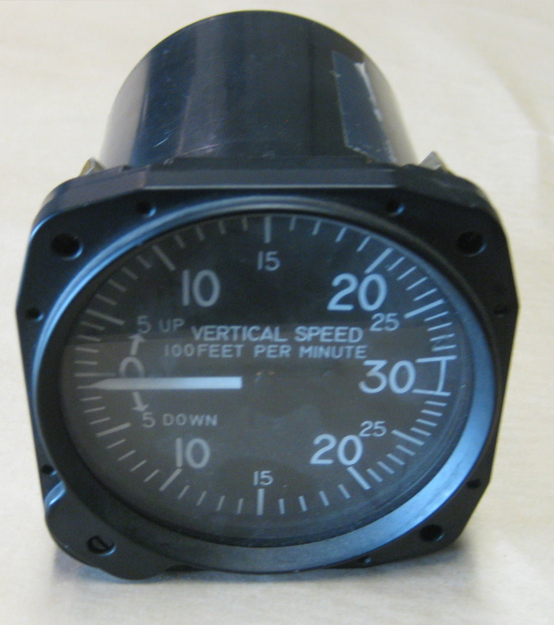 7030C27 VERTICAL SPEED INDICATOR
