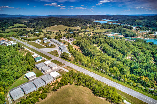 A PILOT'S DREAM! LARGE HANGAR & BEAUTIFUL HOME