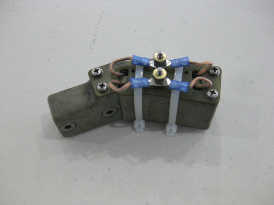 4E3196-1 BRUSH BLOCK