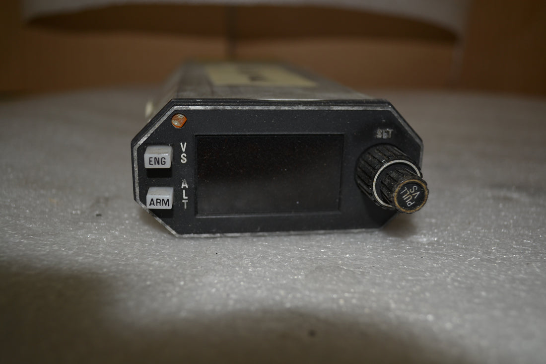 065-0065-01 ALTITUDE / VSI SELECTOR