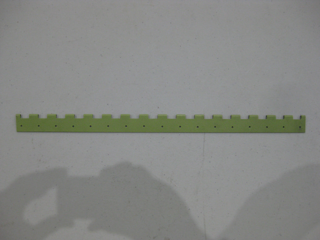 114-400023-31 HINGE HALF ASSY