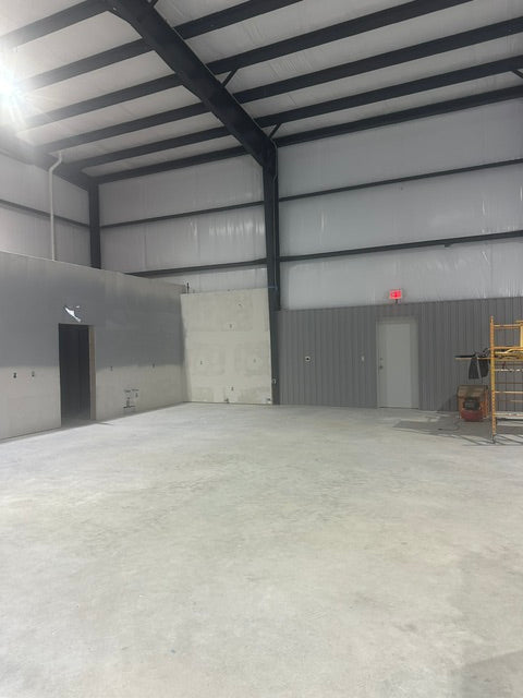 UNDER CONSTRUCTION - HANGAR (OWN LAND, NO GROUND LEASE)